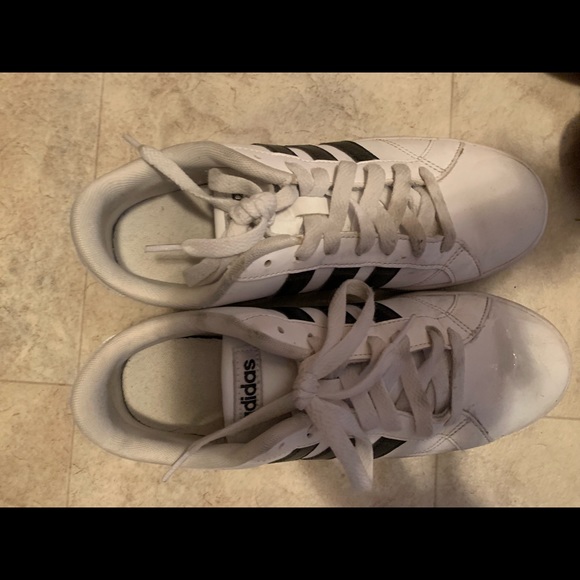 Size 7 Adidas White Neo - Picture 3 of 5